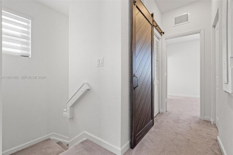 Touwnhouse à louer à Homestead, Floride: 3 chambres, 123.19 m2 № 2043168 - photo 23