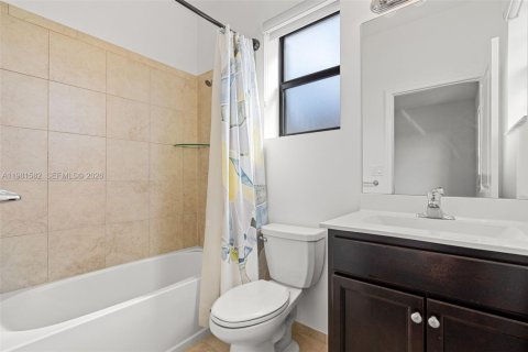 Touwnhouse à louer à Homestead, Floride: 3 chambres, 123.19 m2 № 2043168 - photo 29