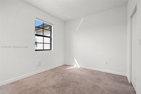 Touwnhouse à louer à Homestead, Floride: 3 chambres, 123.19 m2 № 2043168 - photo 26