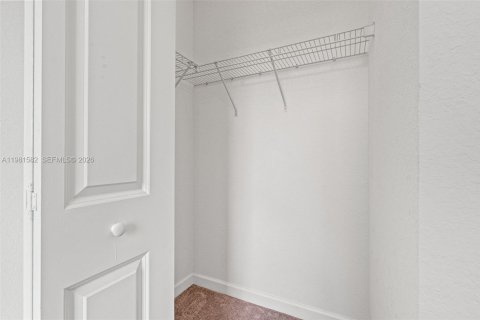 Touwnhouse à louer à Homestead, Floride: 3 chambres, 123.19 m2 № 2043168 - photo 28