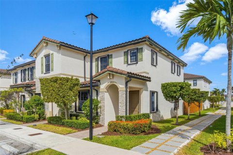 Townhouse in Homestead, Florida 3 bedrooms, 123.19 sq.m. № 2043168