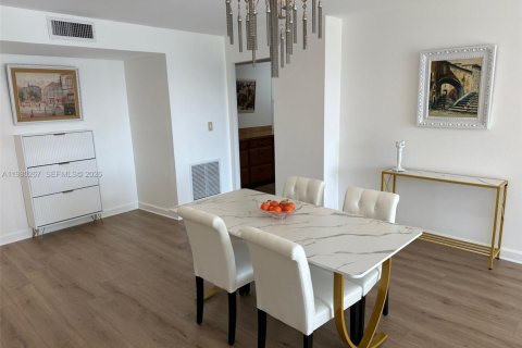 Copropriété à louer à Miami Beach, Floride: 2 chambres, 119.84 m2 № 2045304 - photo 7
