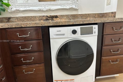 Copropriété à louer à Miami Beach, Floride: 2 chambres, 119.84 m2 № 2045304 - photo 5