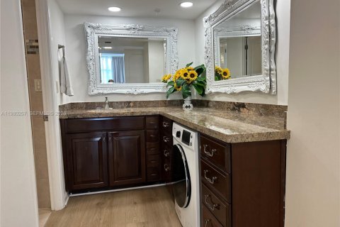 Copropriété à louer à Miami Beach, Floride: 2 chambres, 119.84 m2 № 2045304 - photo 16