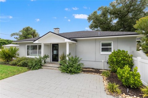 Casa en venta en Saint Petersburg, Florida, 2 dormitorios, 99.78 m2 № 2384476 - foto 2