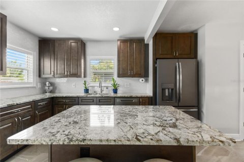 Casa en venta en Saint Petersburg, Florida, 2 dormitorios, 99.78 m2 № 2384476 - foto 12