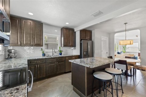 Casa en venta en Saint Petersburg, Florida, 2 dormitorios, 99.78 m2 № 2384476 - foto 9