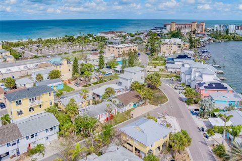 House in Redington Shores, Florida 2 bedrooms, 82.5 sq.m. № 1680209 - photo 20