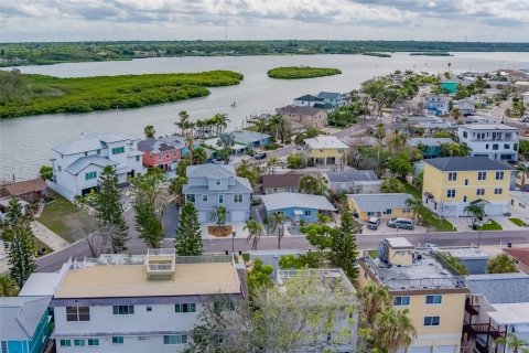 House in Redington Shores, Florida 2 bedrooms, 82.5 sq.m. № 1680209 - photo 14