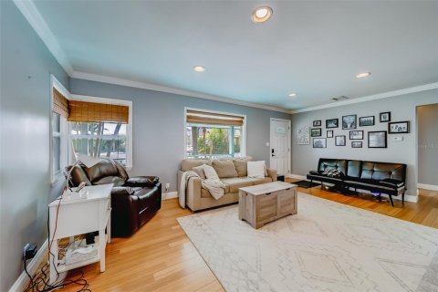 House in Redington Shores, Florida 2 bedrooms, 82.5 sq.m. № 1680209 - photo 2