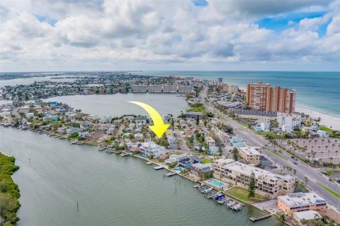 House in Redington Shores, Florida 2 bedrooms, 82.5 sq.m. № 1680209 - photo 22