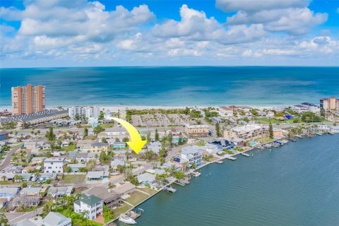 House in Redington Shores, Florida 2 bedrooms, 82.5 sq.m. № 1680209 - photo 21