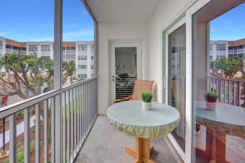Condominio en alquiler en Lake Worth, Florida, 1 dormitorio, 71.26 m2 № 1228632 - foto 1