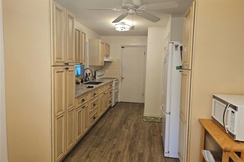 House in South Daytona, Florida 3 bedrooms, 106.65 sq.m. № 1819334 - photo 11