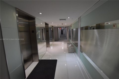 Condominio en venta en Aventura, Florida, 1 dormitorio, 84.82 m2 № 1881594 - foto 11