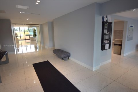 Condominio en venta en Aventura, Florida, 1 dormitorio, 84.82 m2 № 1881594 - foto 2