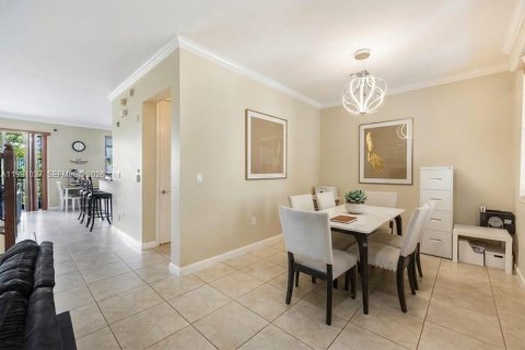 Villa ou maison à vendre à Sunrise, Floride: 3 chambres, 173.26 m2 № 2063860 - photo 7