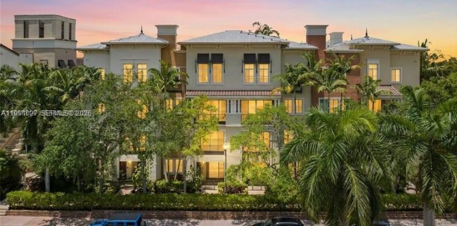 Villa ou maison à Sunrise, Floride 3 chambres, 173.26 m2 № 2063860