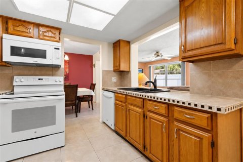Villa ou maison à vendre à Seminole, Floride: 2 chambres, 115.76 m2 № 2429626 - photo 4