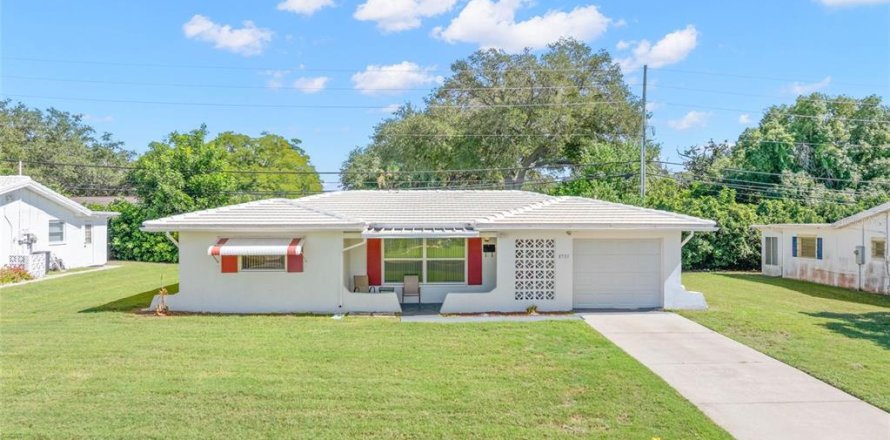 Villa ou maison à Seminole, Floride 2 chambres, 115.76 m2 № 2429626