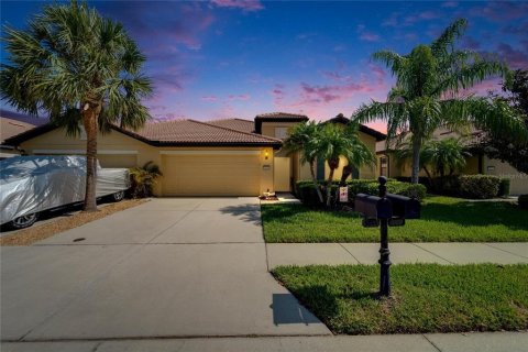 House in Apollo Beach, Florida 2 bedrooms, 141.49 sq.m. № 1743320 - photo 7