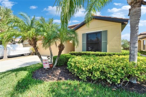 House in Apollo Beach, Florida 2 bedrooms, 141.49 sq.m. № 1743320 - photo 9