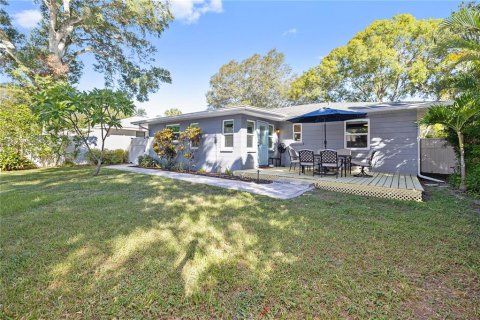 Casa en alquiler en Belleair Bluffs, Florida, 2 dormitorios, 106.19 m2 № 1918628 - foto 30