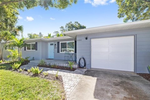 Casa en alquiler en Belleair Bluffs, Florida, 2 dormitorios, 106.19 m2 № 1918628 - foto 9