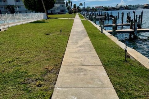 Condo in Sarasota, Florida, 1 bedroom № 2100020 - photo 21