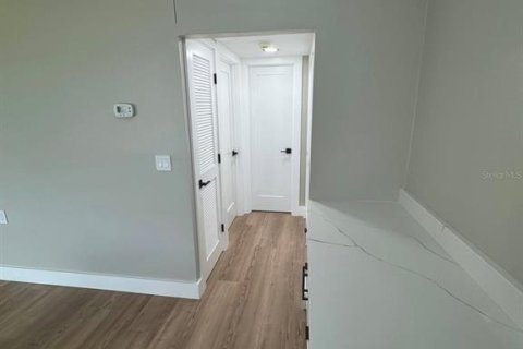 Condo in Sarasota, Florida, 1 bedroom № 2100020 - photo 9