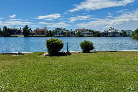 Condo in Sarasota, Florida, 1 bedroom № 2100020 - photo 22