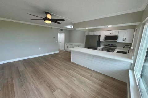 Condo in Sarasota, Florida, 1 bedroom № 2100020 - photo 5