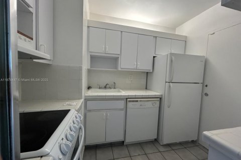 Condo in Miami Beach, Florida № 1927491 - photo 3