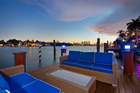 Villa ou maison à louer à Miami Beach, Floride: 4 chambres, 287.25 m2 № 2003118 - photo 28