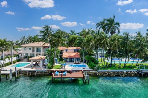 Villa ou maison à Miami Beach, Floride 4 chambres, 287.25 m2 № 2003118