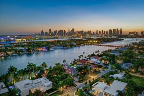 Villa ou maison à louer à Miami Beach, Floride: 4 chambres, 287.25 m2 № 2003118 - photo 25