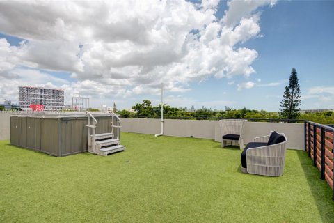 Commercial property in Miami, Florida № 1706365 - photo 23