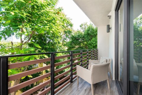 Commercial property in Miami, Florida № 1706365 - photo 18