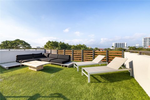 Commercial property in Miami, Florida № 1706365 - photo 28