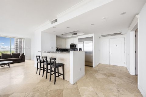 Condo in Miami, Florida, 3 bedrooms  № 1980670 - photo 3