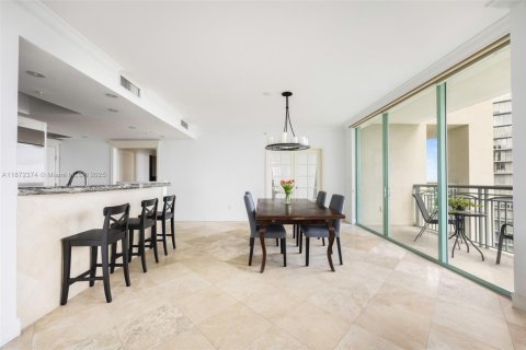 Condo in Miami, Florida, 3 bedrooms  № 1980670 - photo 5