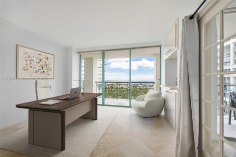 Condo in Miami, Florida, 3 bedrooms  № 1980670 - photo 11