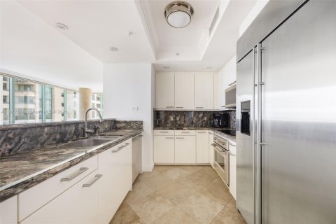 Condo in Miami, Florida, 3 bedrooms  № 1980670 - photo 4