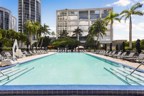 Condo in Miami, Florida, 3 bedrooms  № 1980670 - photo 22