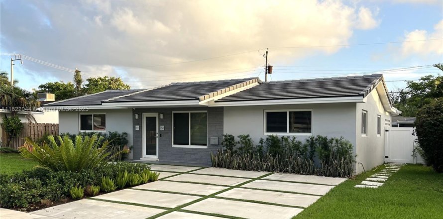 Casa en Hollywood, Florida 3 dormitorios, 144.65 m2 № 1798852