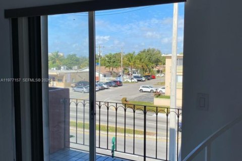 Снять в аренду кондоминиум в Майами, Флорида 1 спальня, 72.28м2, № 2042516 - фото 27