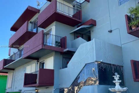 Condo à Miami, Floride, 1 chambre  № 2042516