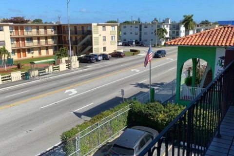 Снять в аренду кондоминиум в Майами, Флорида 1 спальня, 72.28м2, № 2042516 - фото 17