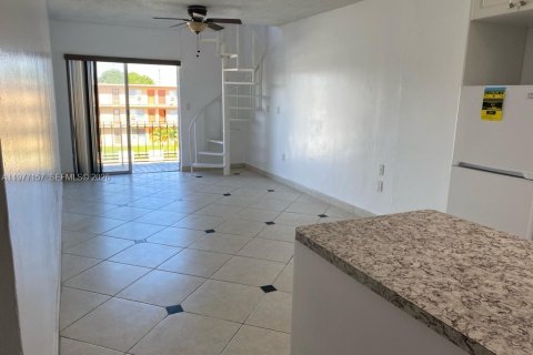 Снять в аренду кондоминиум в Майами, Флорида 1 спальня, 72.28м2, № 2042516 - фото 30