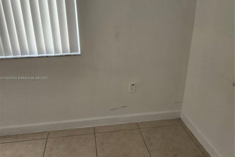 Villa ou maison à louer à Miami, Floride: 3 chambres, 139.35 m2 № 1832319 - photo 9